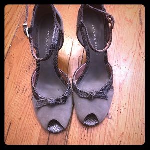 Antonio Melani kitten heels size 7.5
